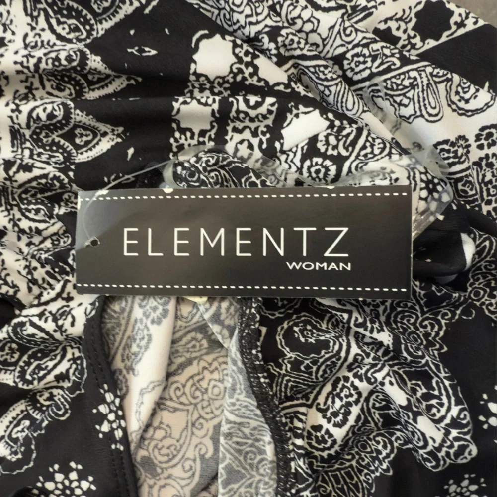 Elementz Woman Black & White Sleeveless Maxi Dress - Size 1X (NWT) - Picture 4 of 11